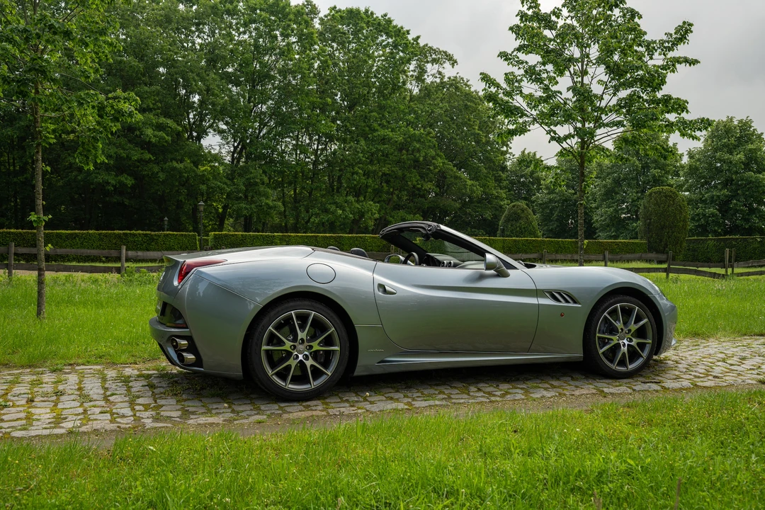 2012 Ferrari California - Image 15 of 31