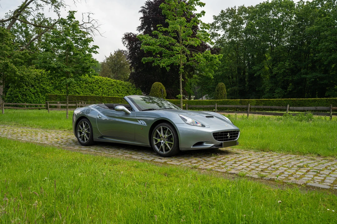 2012 Ferrari California - Image 17 of 31