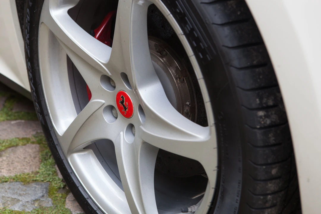 2012 Ferrari FF - Image 8 of 31
