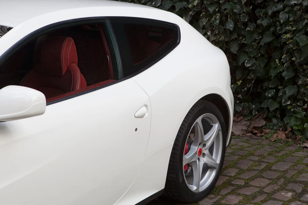 2012 Ferrari FF - Image 26 of 31
