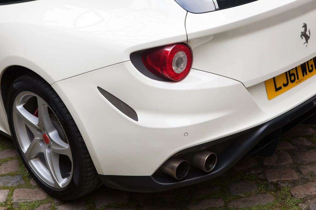 2012 Ferrari FF - Image 7 of 31