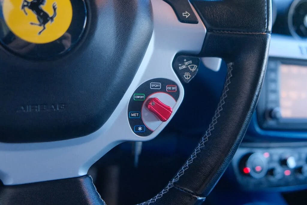 2012 Ferrari FF - Image 16 of 31