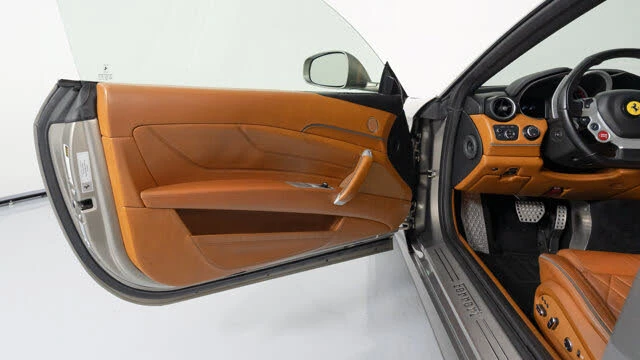 2012 Ferrari FF - Image 16 of 20