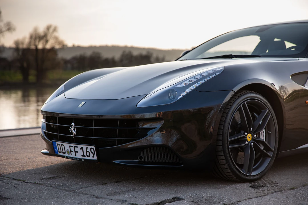 2012 Ferrari FF - Image 14 of 31
