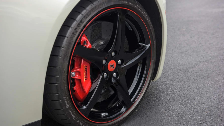 2012 Ferrari FF - Image 10 of 12