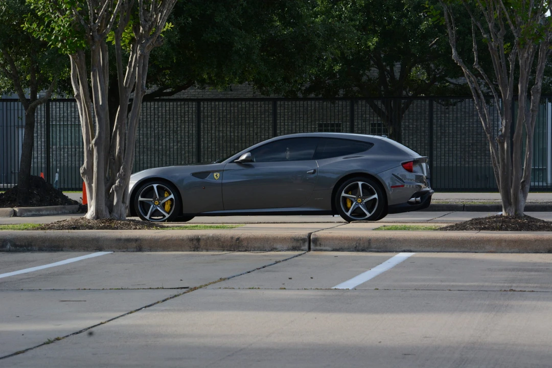 2012 Ferrari FF - Image 19 of 31