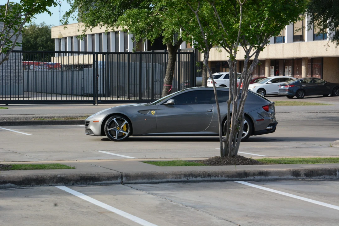 2012 Ferrari FF - Image 18 of 31