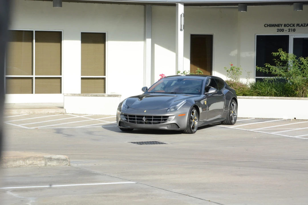 2012 Ferrari FF - Image 14 of 31