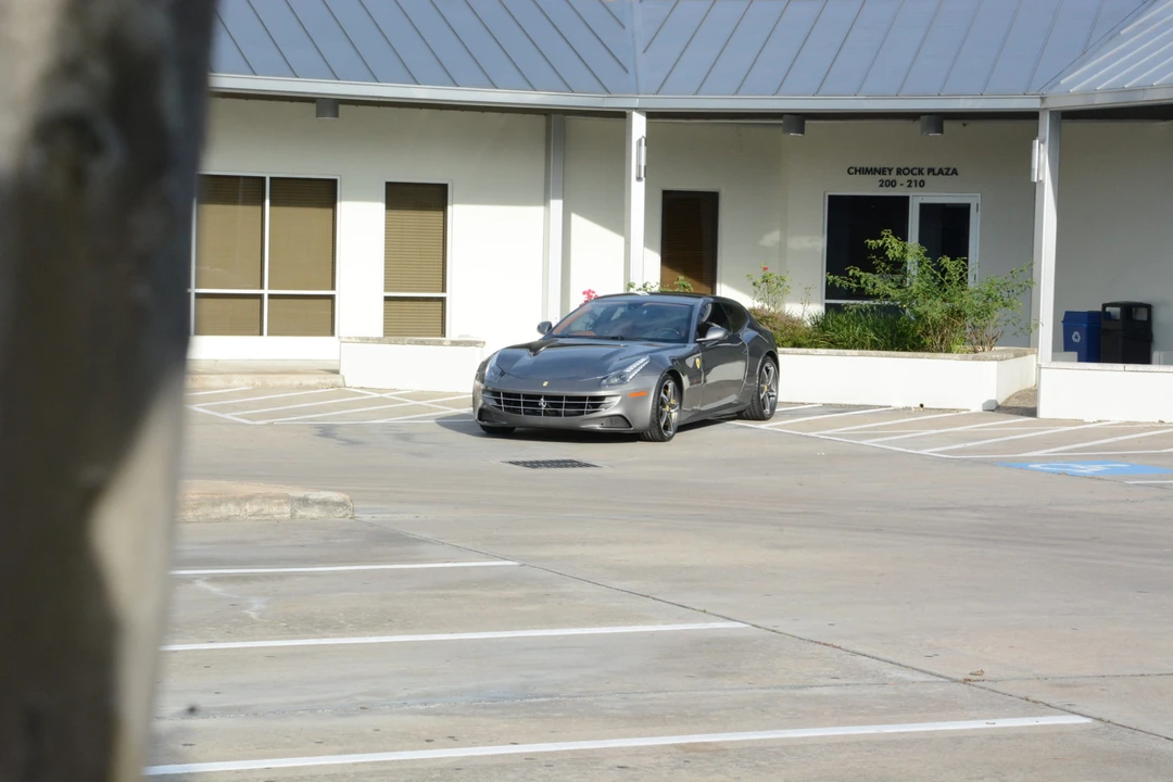 2012 Ferrari FF - Image 13 of 31