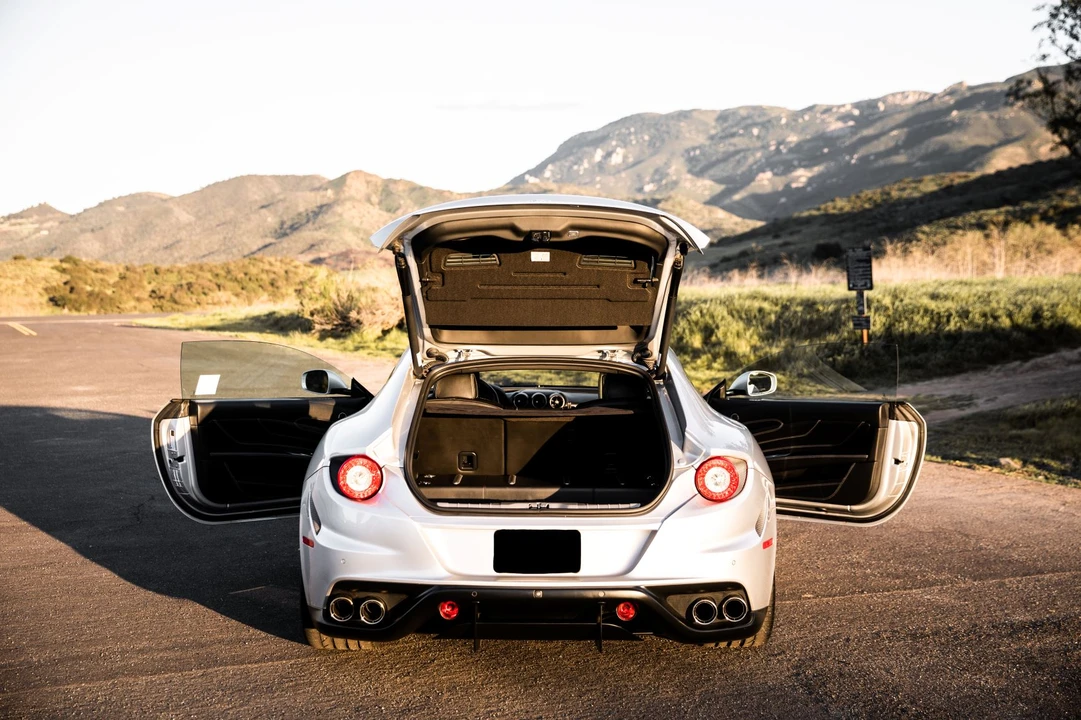 2012 Ferrari FF - Image 16 of 31