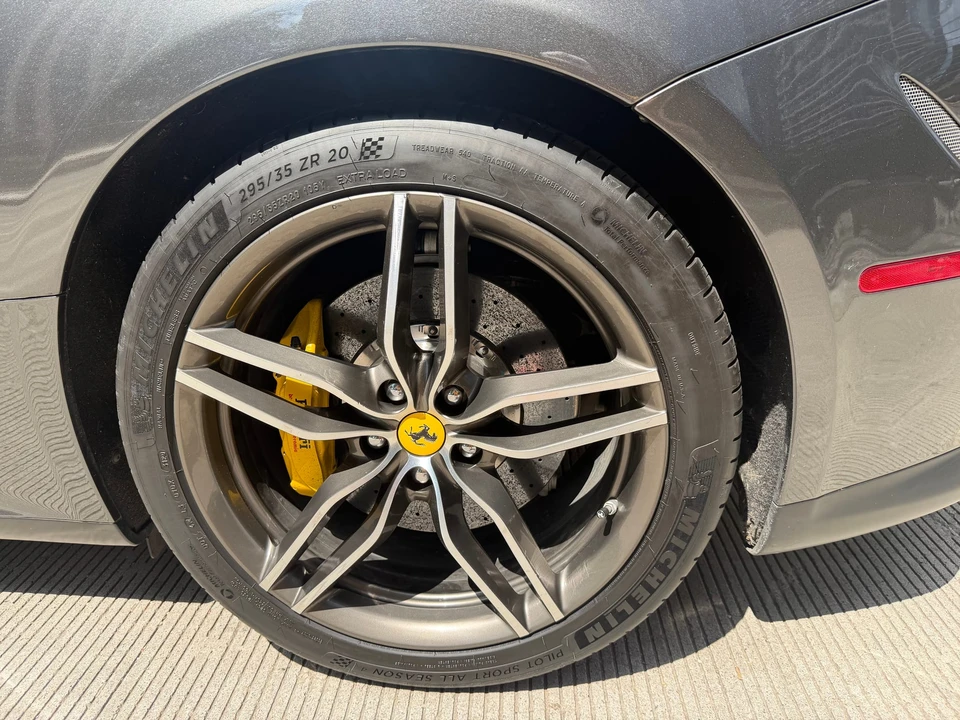 2012 Ferrari FF - Image 15 of 31