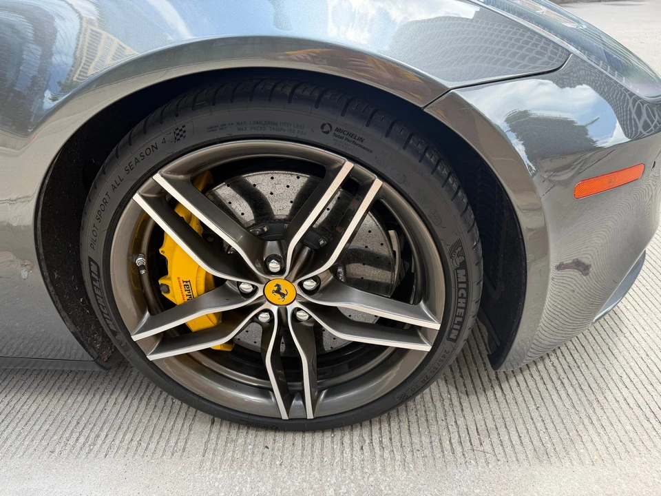 2012 Ferrari FF - Image 17 of 31