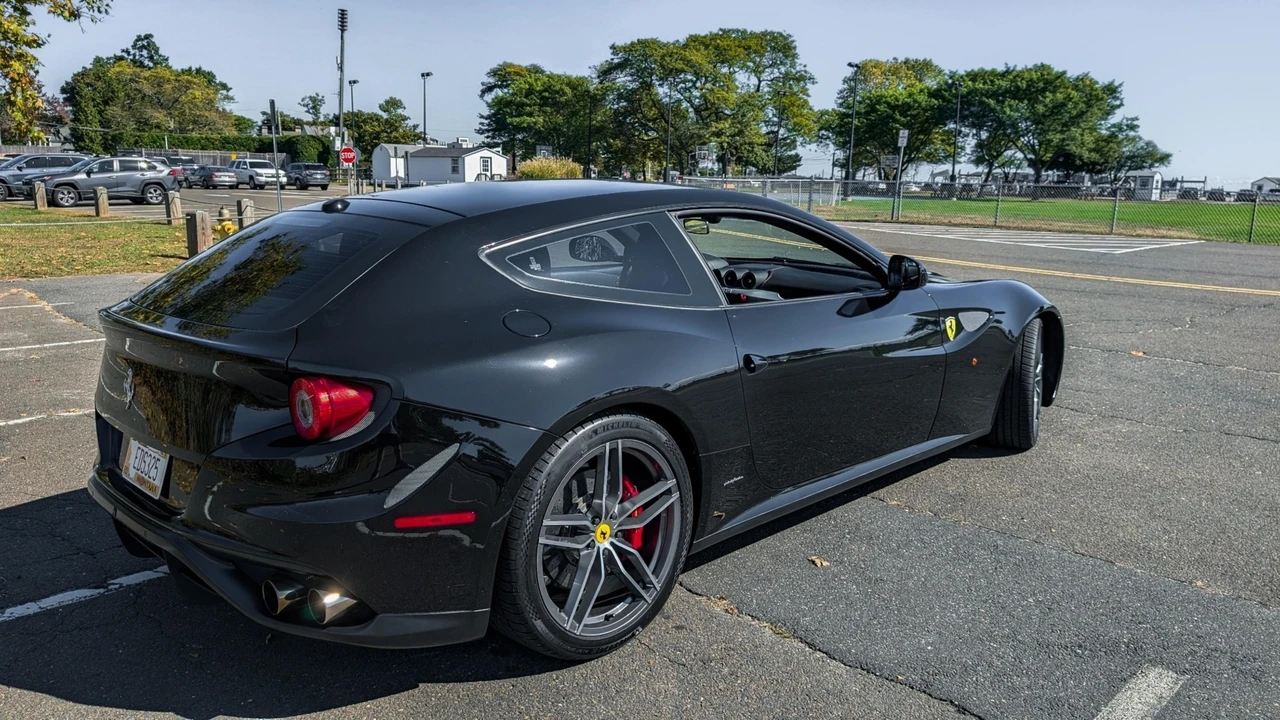 2012 Ferrari FF - Image 9 of 31