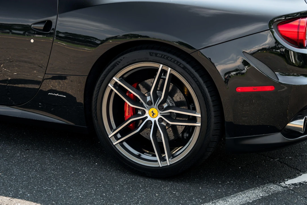 2012 Ferrari FF - Image 13 of 31