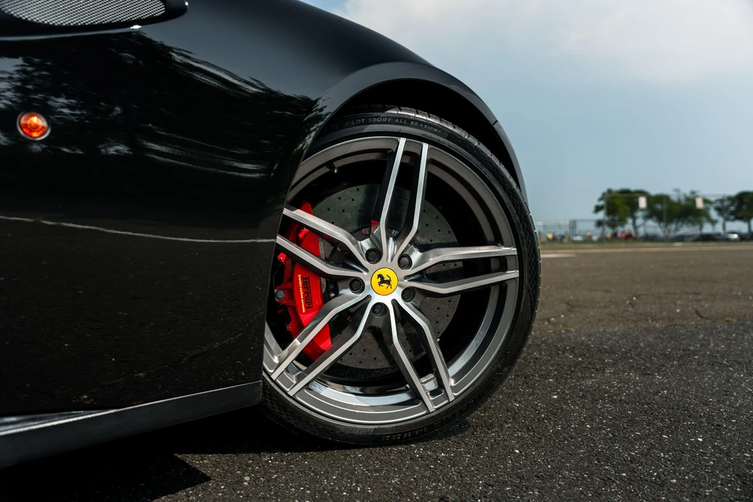 2012 Ferrari FF - Image 19 of 31