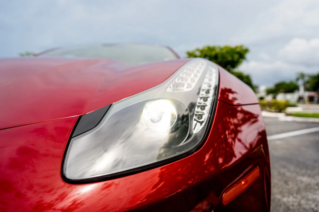 2012 Ferrari FF - Image 16 of 31
