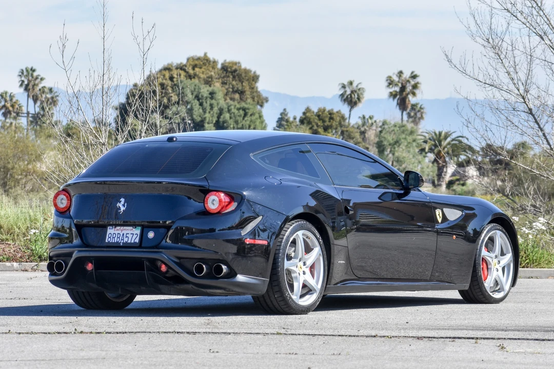 2012 Ferrari FF - Image 14 of 31