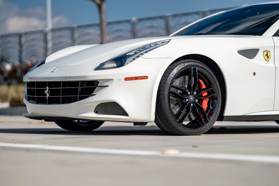 2012 Ferrari FF - Image 25 of 31