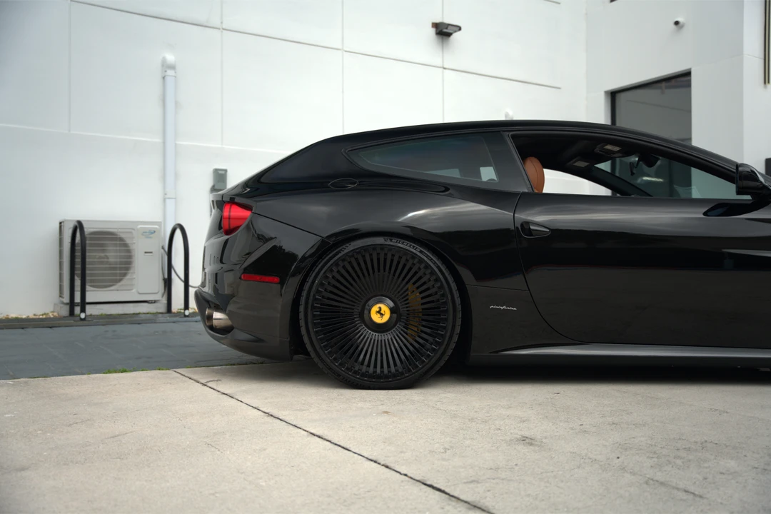 2012 Ferrari FF - Image 14 of 31