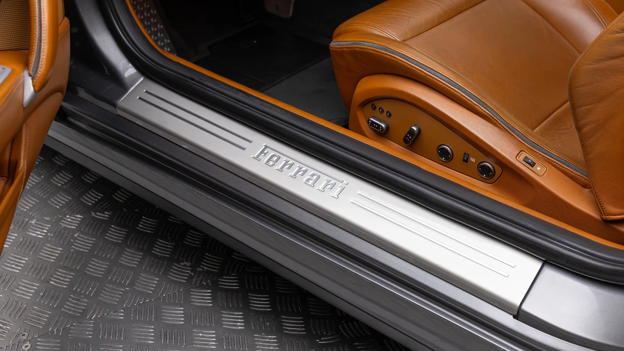2012 Ferrari FF - Image 15 of 31