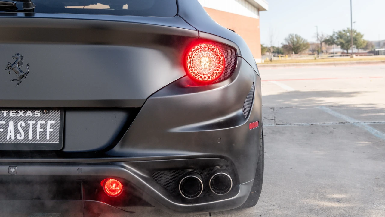 2012 Ferrari FF - Image 17 of 31