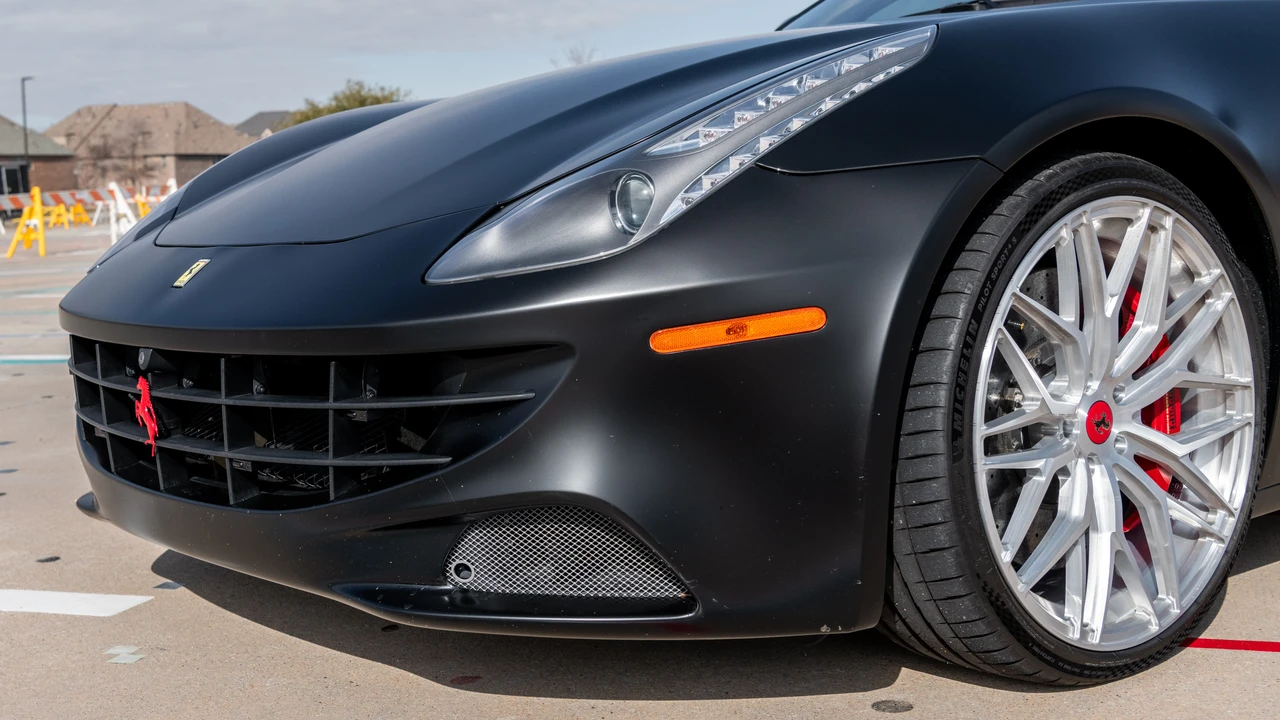 2012 Ferrari FF - Image 18 of 31