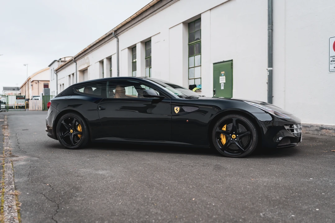 2012 Ferrari FF - Image 8 of 31
