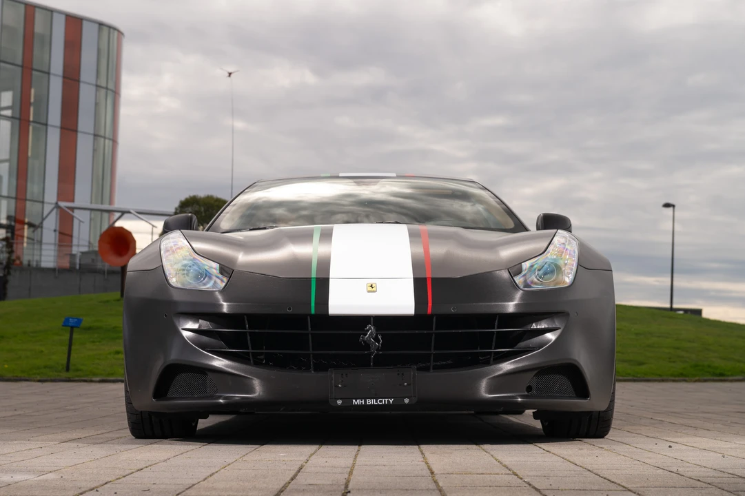 2012 Ferrari FF - Image 10 of 31