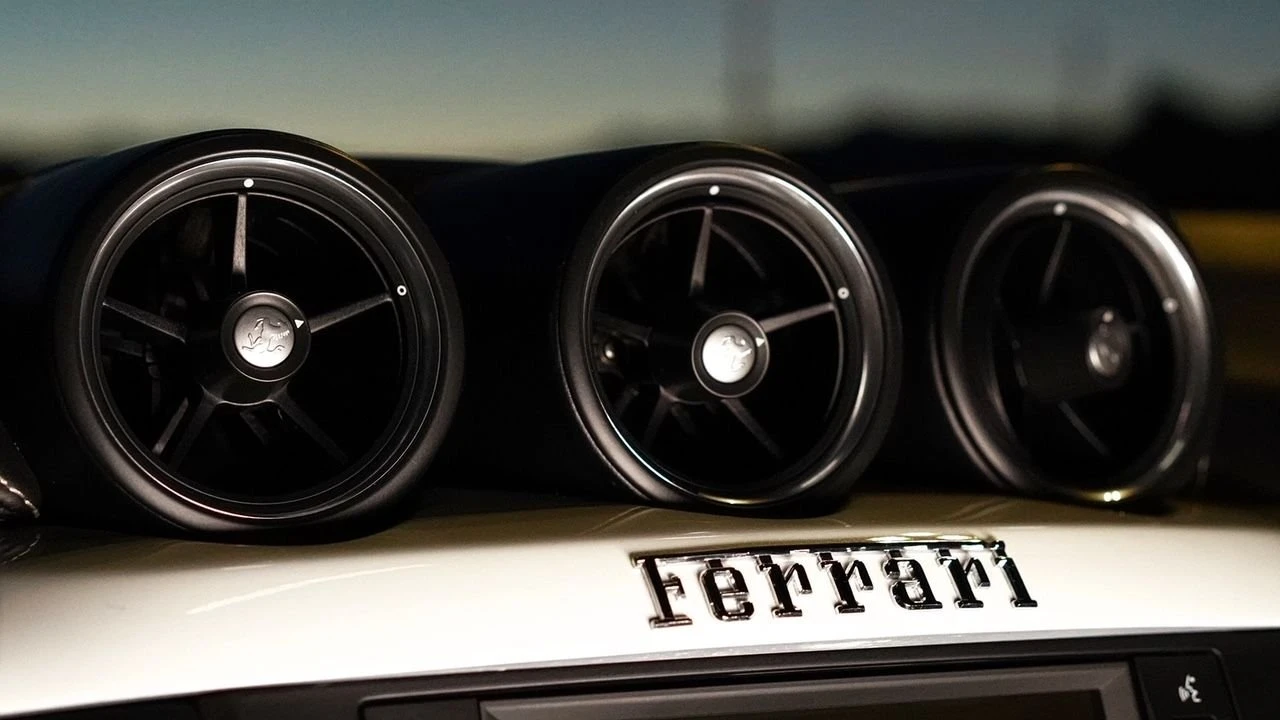 2012 Ferrari FF - Image 20 of 25