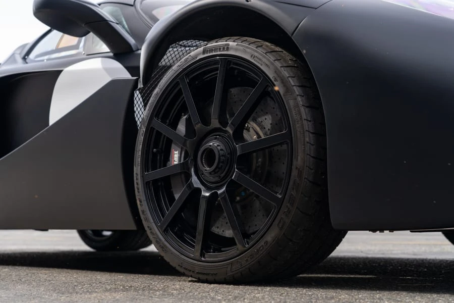 2012 Ferrari LaFerrari - Image 9 of 31