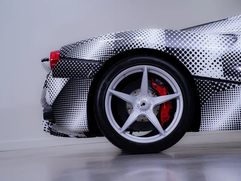 2012 Ferrari LaFerrari - Image 16 of 31