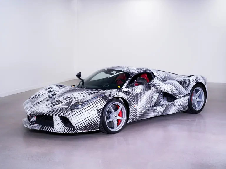 2012 Ferrari LaFerrari - Image 2 of 31