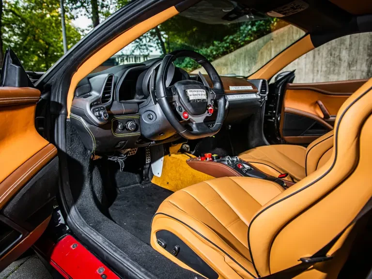 2012 Ferrari LaFerrari - Image 29 of 31