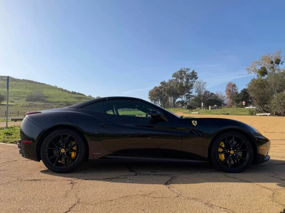 2012 Ferrari California - Image 2 of 7