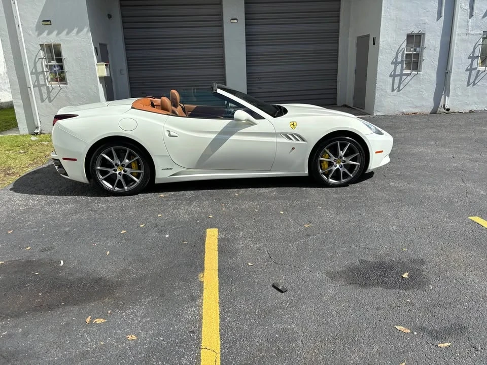 2012 Ferrari California - Image 2 of 7