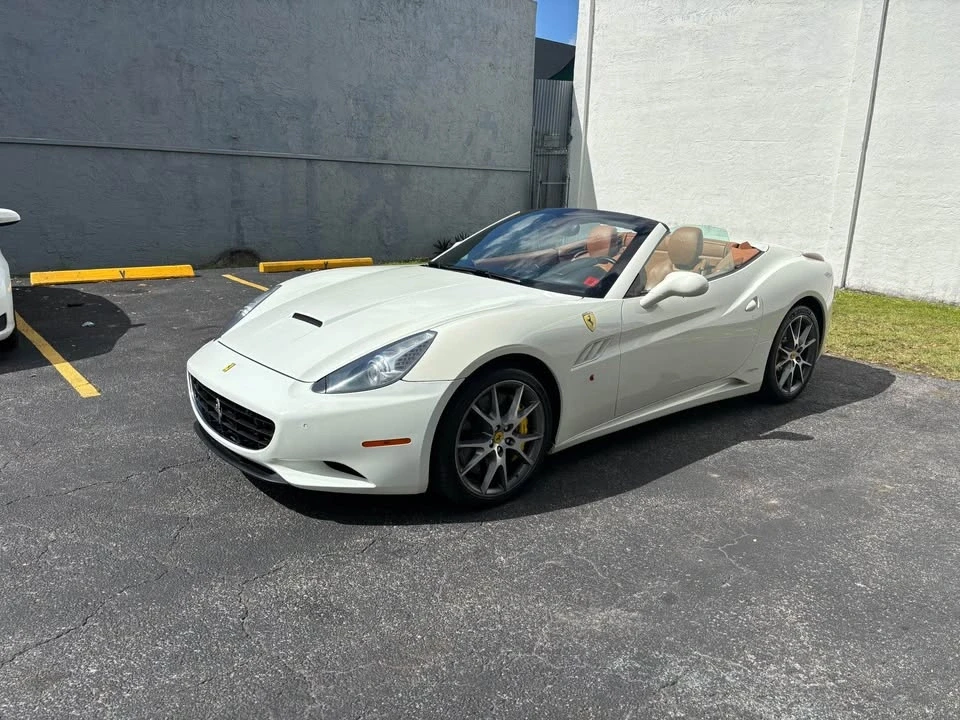 2012 Ferrari California - Image 2 of 9