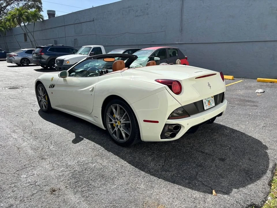 2012 Ferrari California - Image 6 of 9