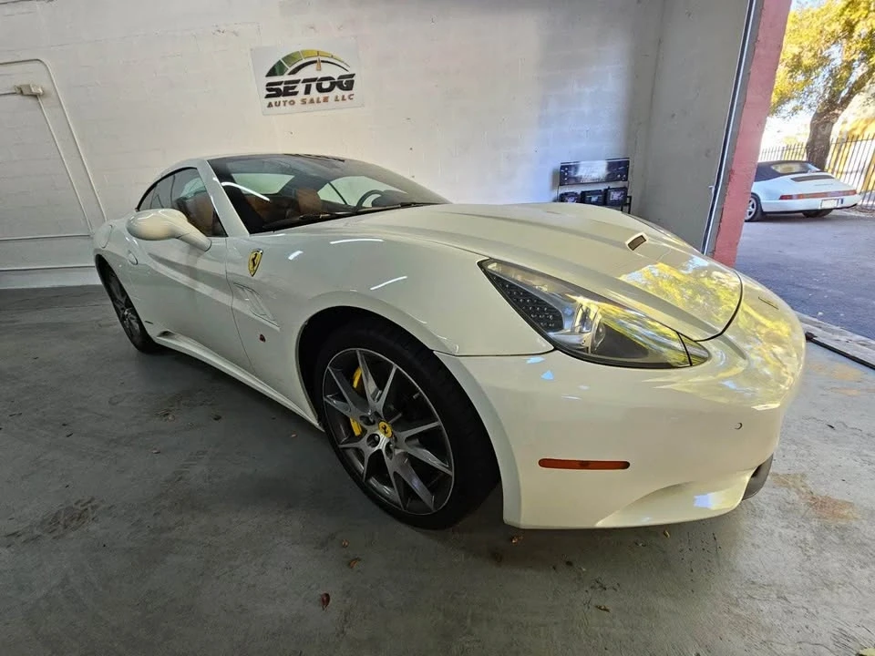 2012 Ferrari California - Image 2 of 6