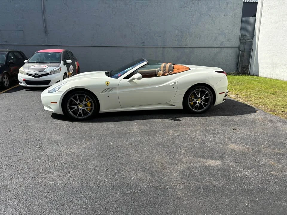 2012 Ferrari California - Image 5 of 9