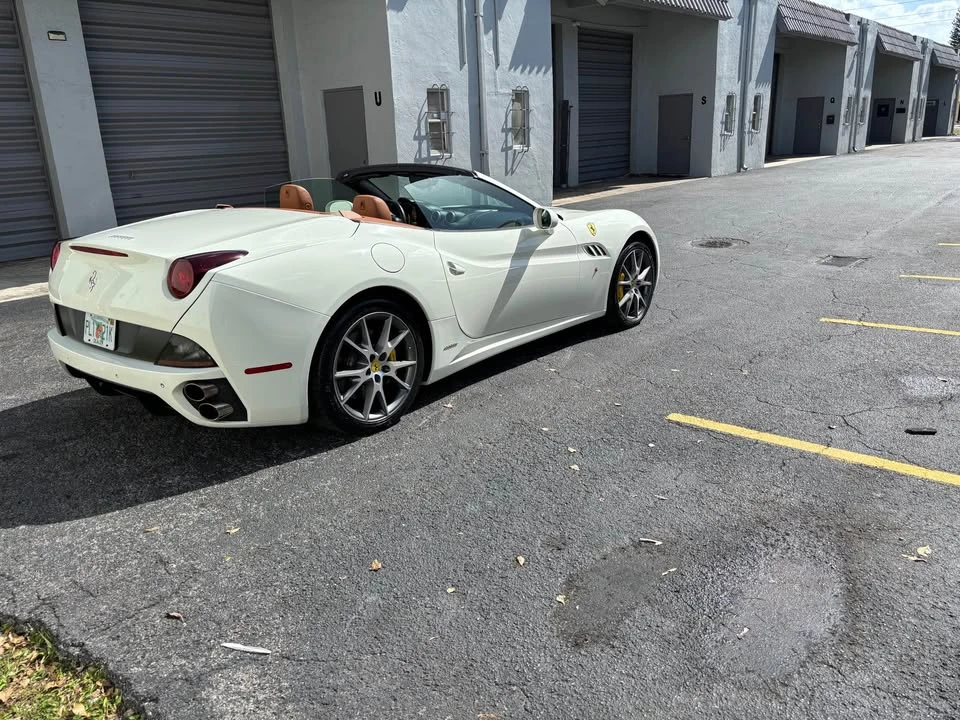 2012 Ferrari California - Image 4 of 8