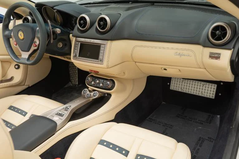 2012 Ferrari California - Image 9 of 15