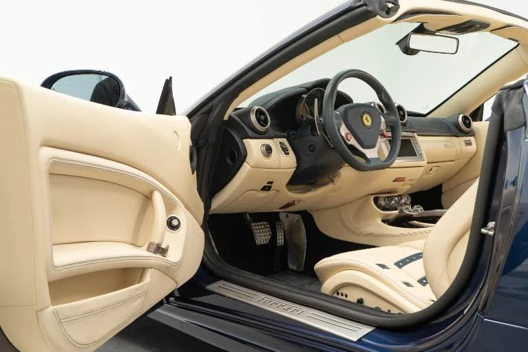 2012 Ferrari California - Image 10 of 15