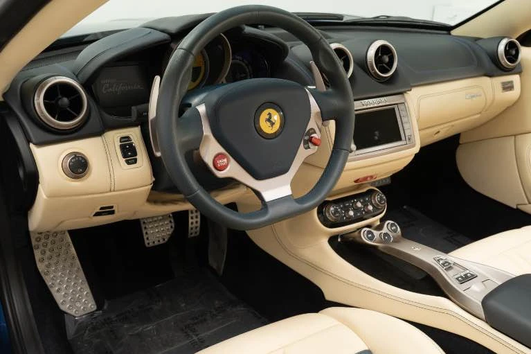 2012 Ferrari California - Image 7 of 15