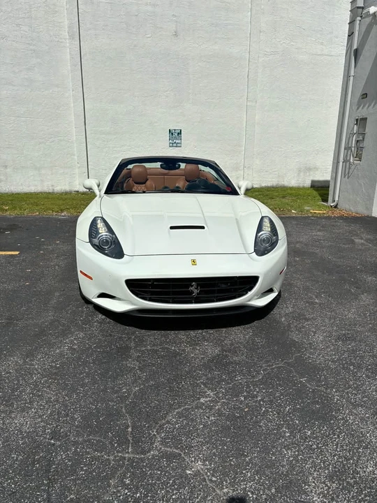 2012 Ferrari California - Image 2 of 10