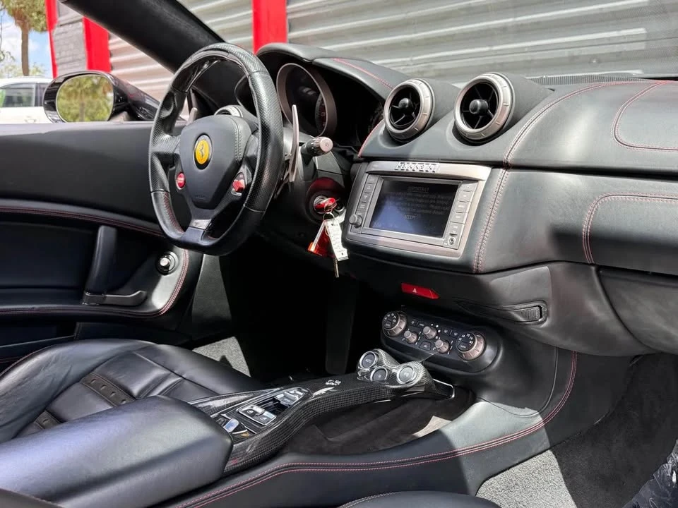 2012 Ferrari California - Image 5 of 6