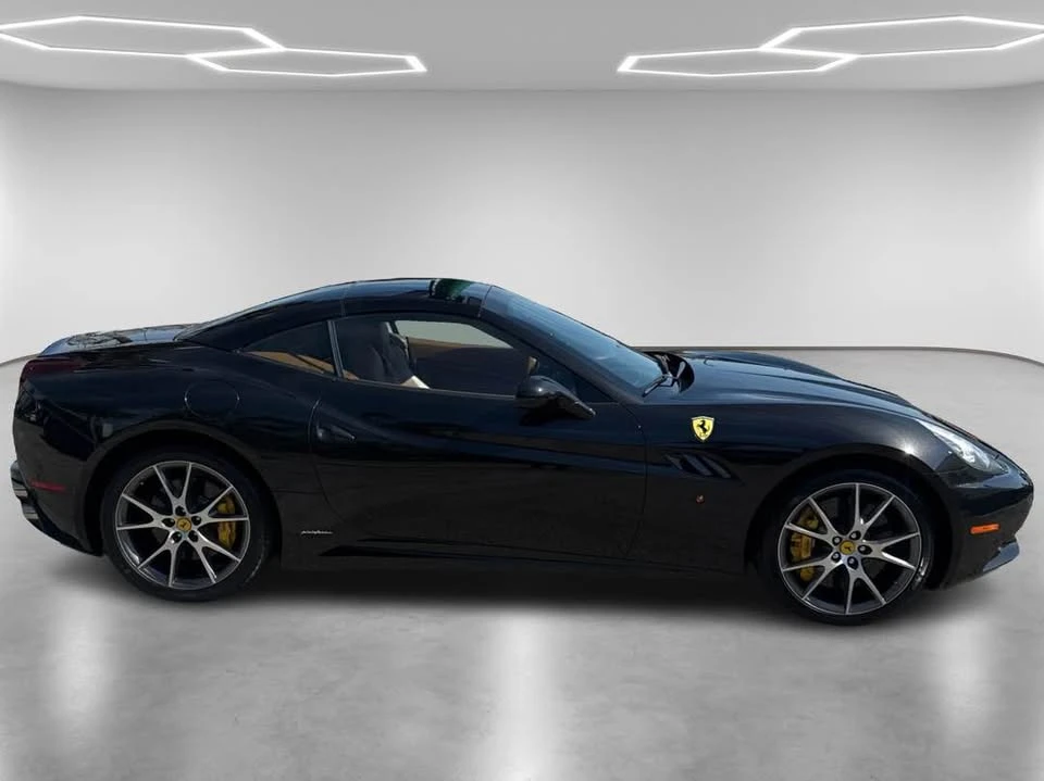 2012 Ferrari California - Image 2 of 10