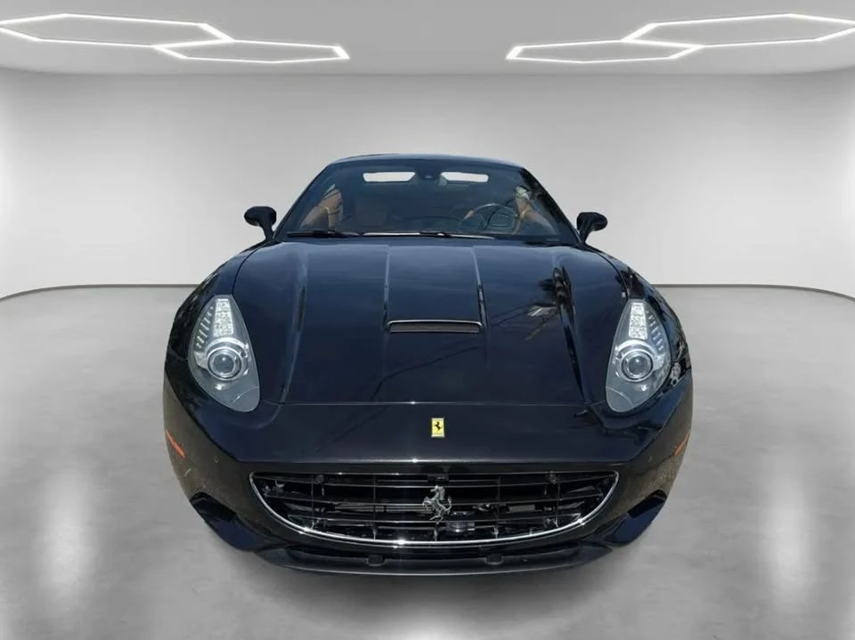 2012 Ferrari California - Image 2 of 15