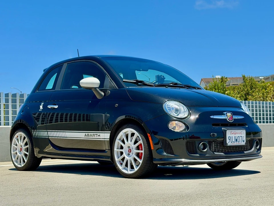 2012 Fiat Abarth 500 - Image 2 of 30