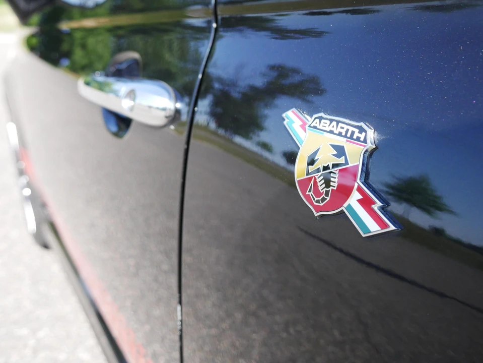 2012 Fiat Abarth 500 - Image 7 of 9