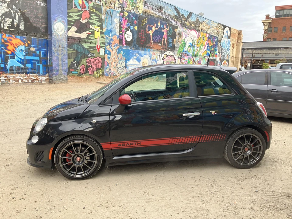 2012 Fiat Abarth 500 - Image 8 of 31